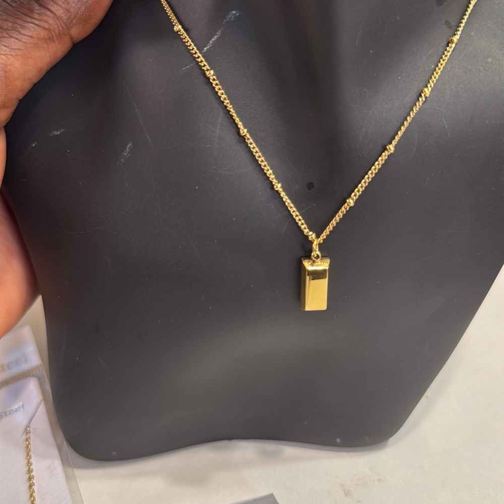Chic Gold Bar Pendant Necklace